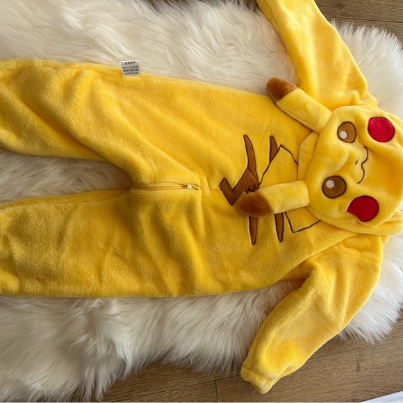 ‼️SOLD‼️Pikachu onesie costume - Picture 10 of 10